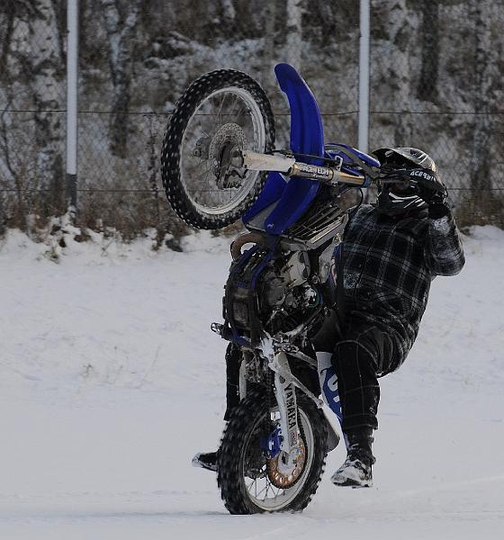 JOF_4639 Jonas wheelie beyond.jpg